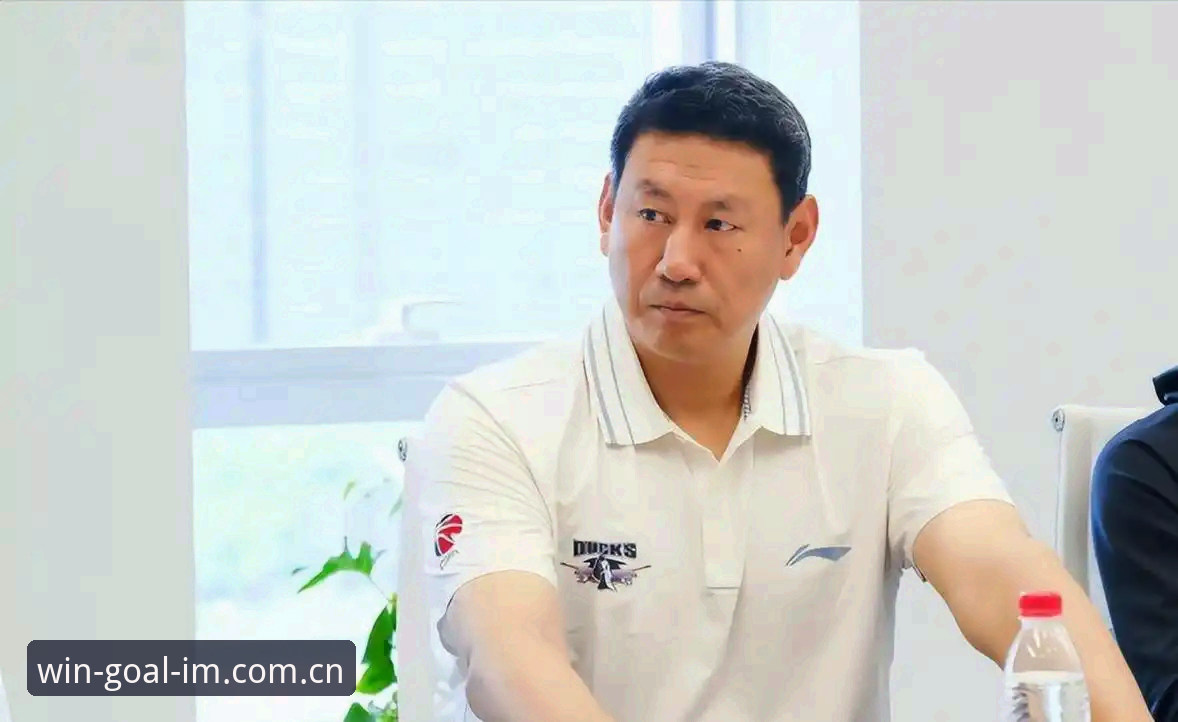 专注赢球中国区数据查询 李楠vs许利民:北京男篮两任主帅的同一盘棋,谁更懂“专注赢球”?